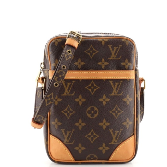 Louis Vuitton Handbags - Louis Vuitton Vintage Danube Crossbody Monogram Canvas handbag Unisex